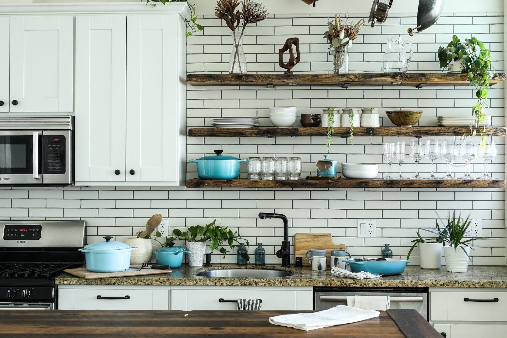 10 Styling Tips to Enhance your Bespoke Kitchen 